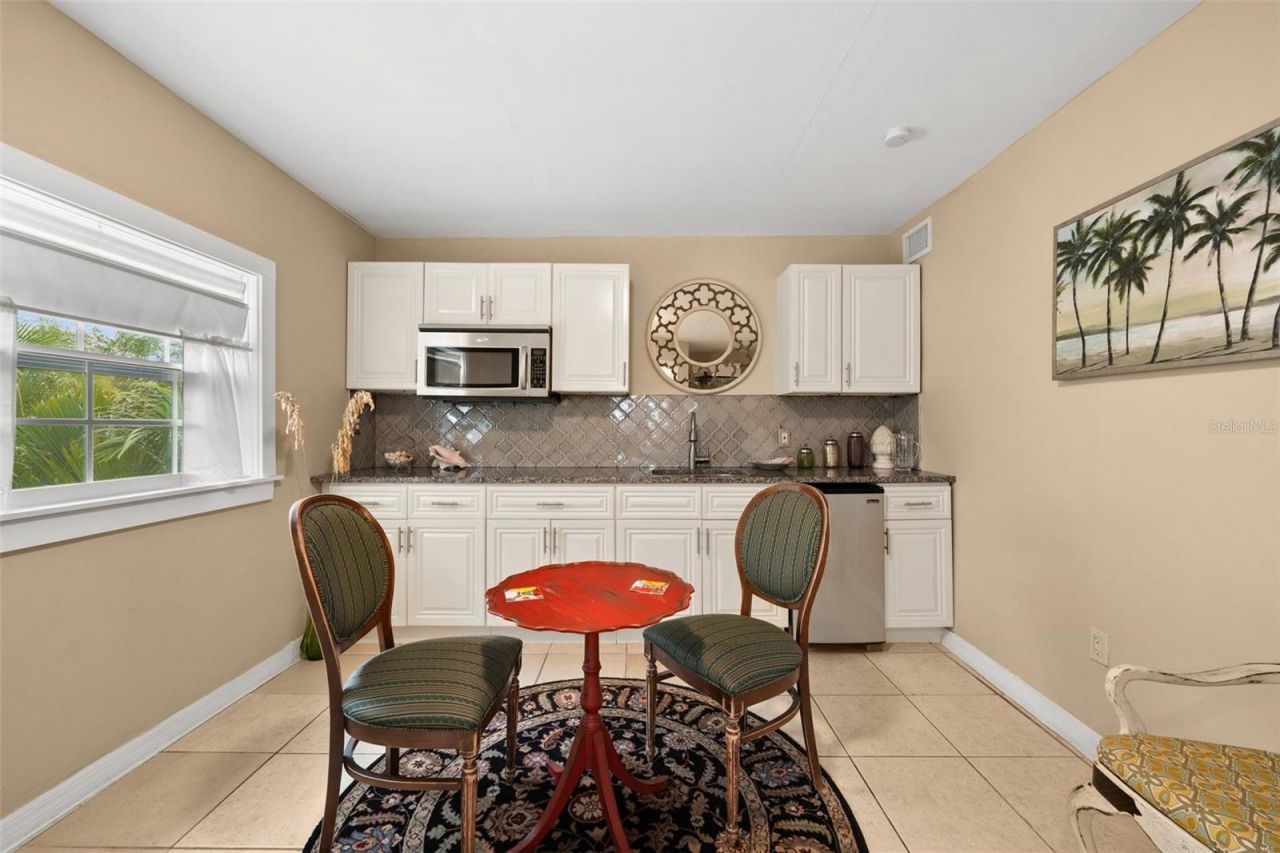 325 49th Street N, Saint Petersburg, FL 33710 Photo