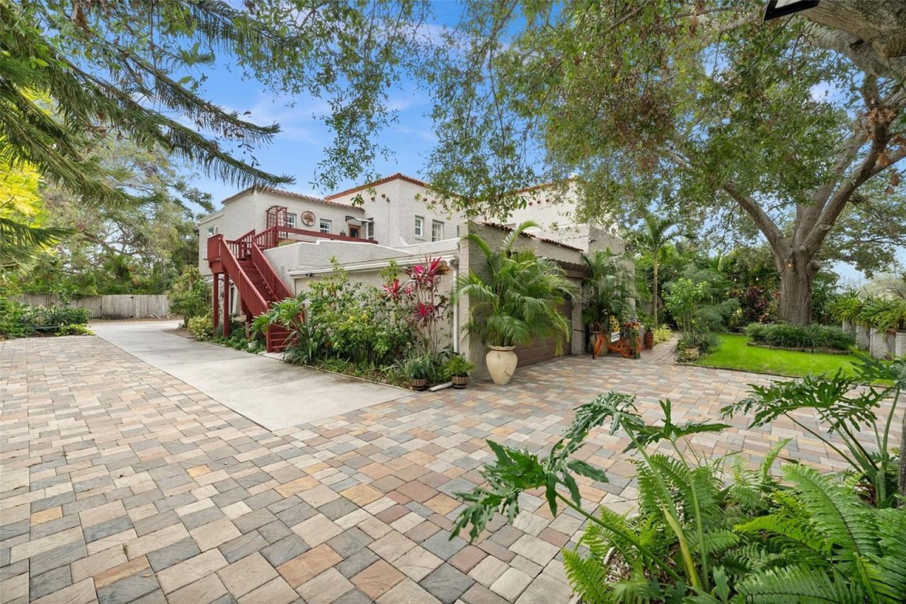 325 49th Street N, Saint Petersburg, FL 33710 Photo