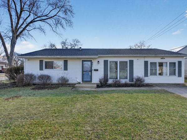 401 Concord Drive , Streamwood, IL 60107