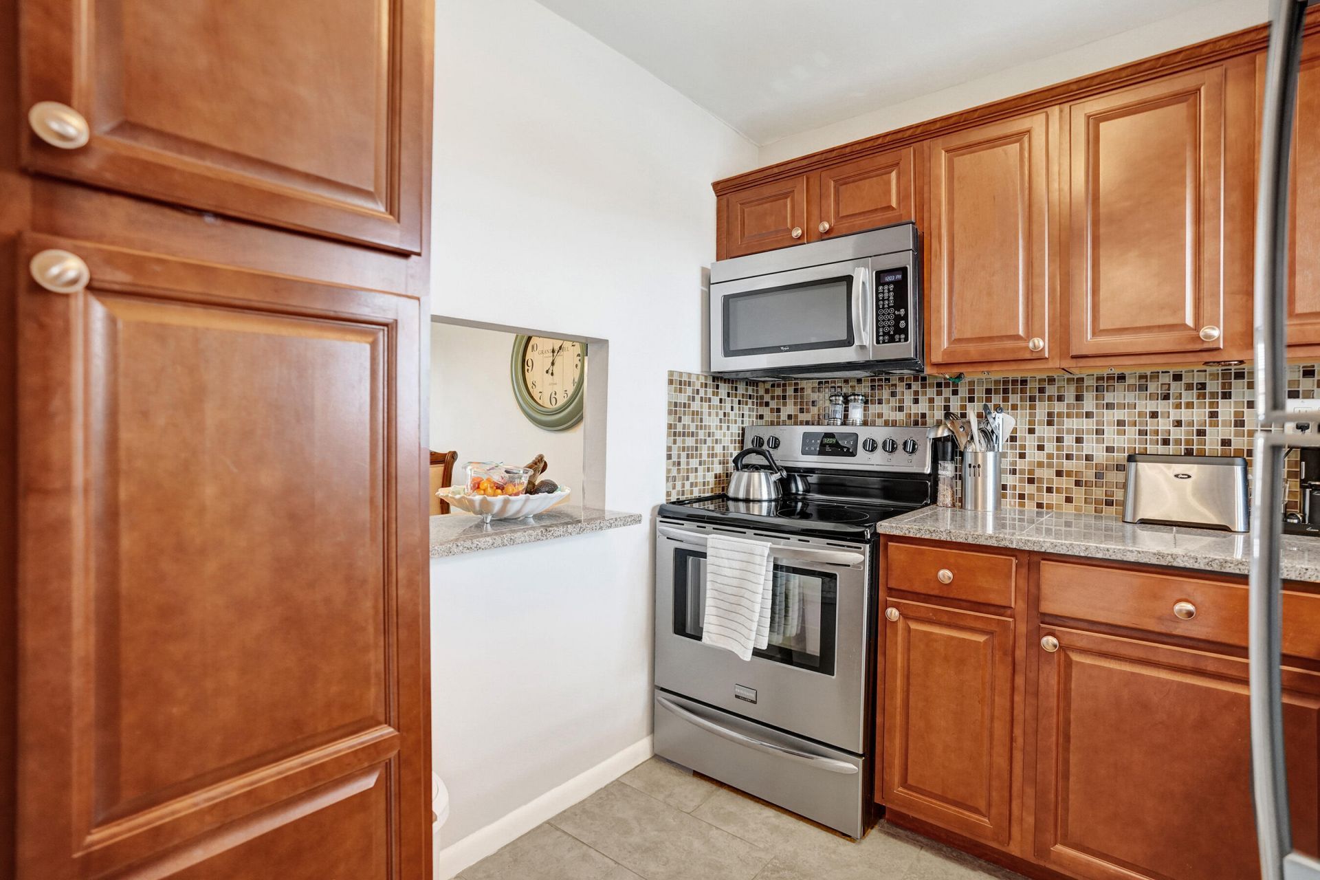 2901 E Sunrise Lakes Drive E, Unit 305, Sunrise, FL 33322 Photo