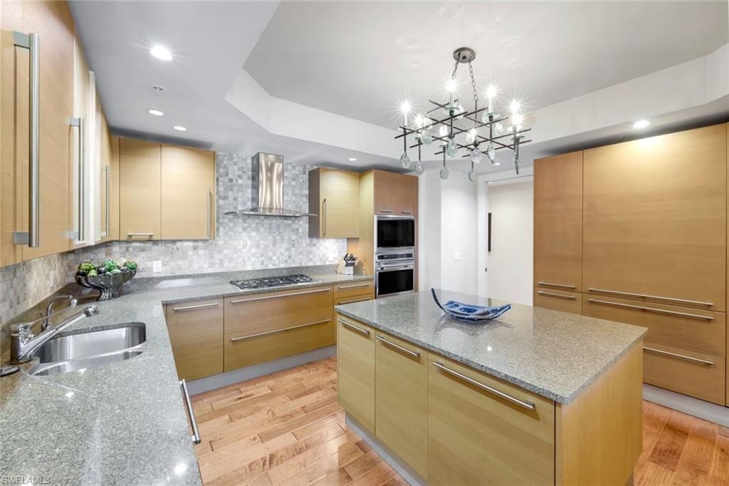 13675 Vanderbilt Dr, Unit 406, Naples, FL 34110 Photo