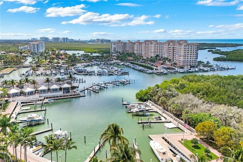 13675 Vanderbilt Dr, Unit 406, Naples, FL 34110 Photo