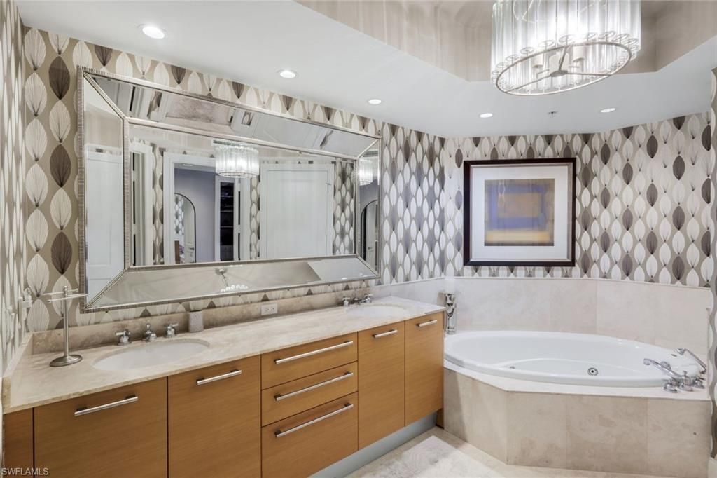 13675 Vanderbilt Dr, Unit 406, Naples, FL 34110 Photo
