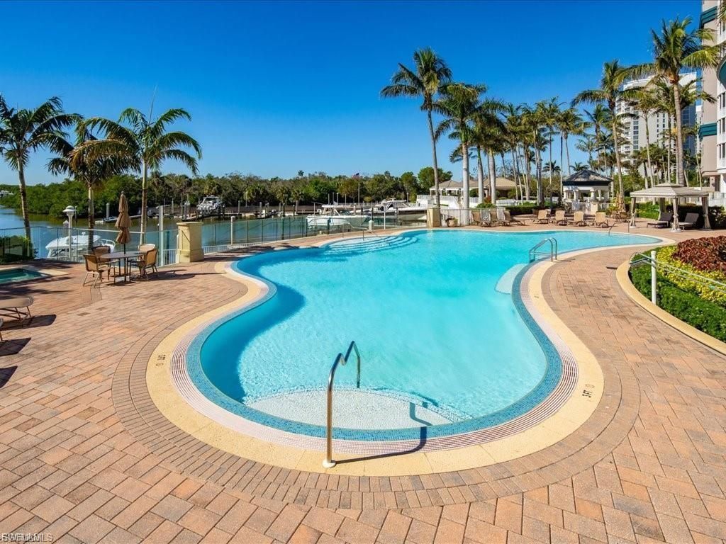 13675 Vanderbilt Dr, Unit 406, Naples, FL 34110 Photo