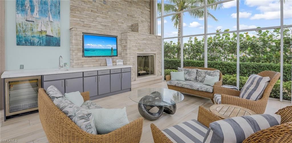13675 Vanderbilt Dr, Unit 406, Naples, FL 34110 Photo