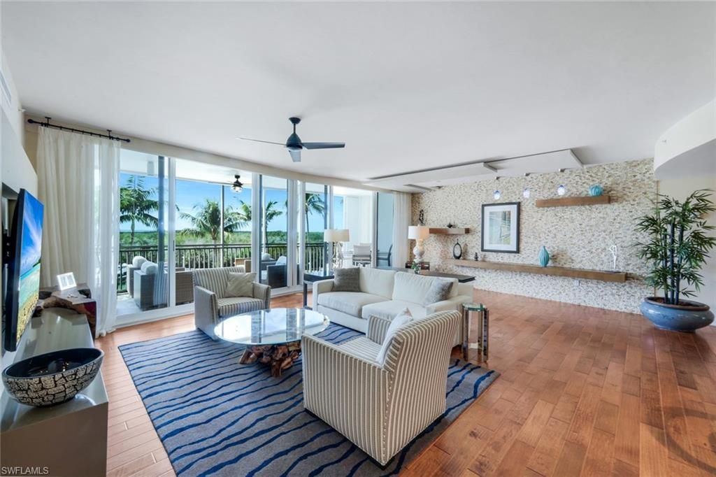 13675 Vanderbilt Dr, Unit 406, Naples, FL 34110 Photo