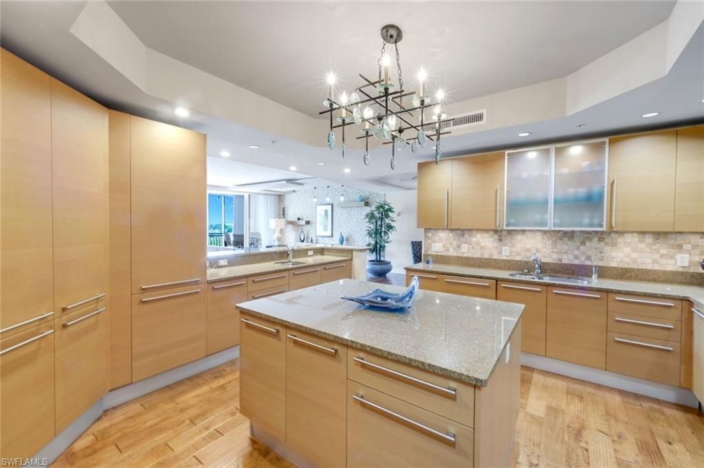 13675 Vanderbilt Dr, Unit 406, Naples, FL 34110 Photo