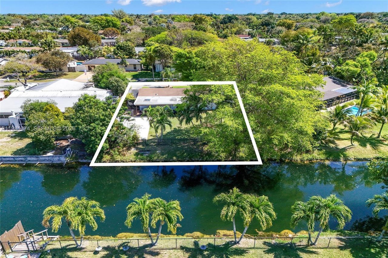 18044 SW 89th Pl , Palmetto Bay, FL 33157 Photo