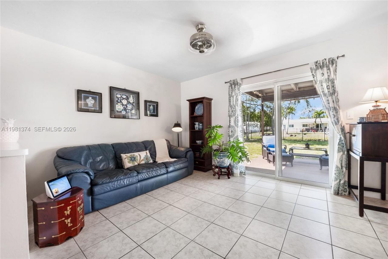 18044 SW 89th Pl, Palmetto Bay, FL 33157 Photo