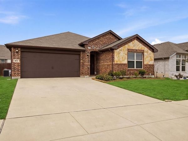 1016 Eastland Lane, Aubrey, TX 76227