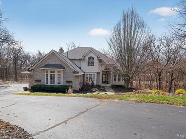 10384 Overhill Drive, Brighton Twp, MI 48114