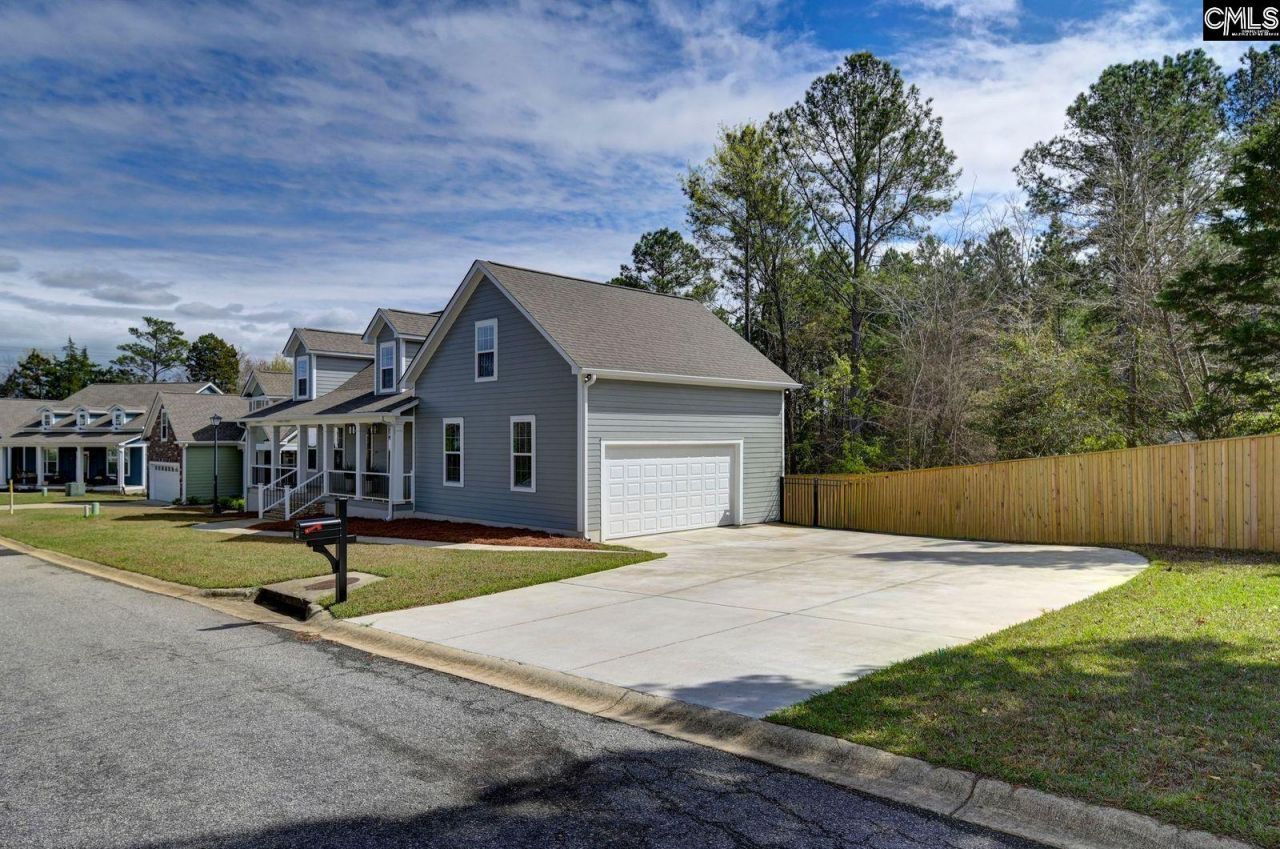 344 Redstone Way  Photo 4