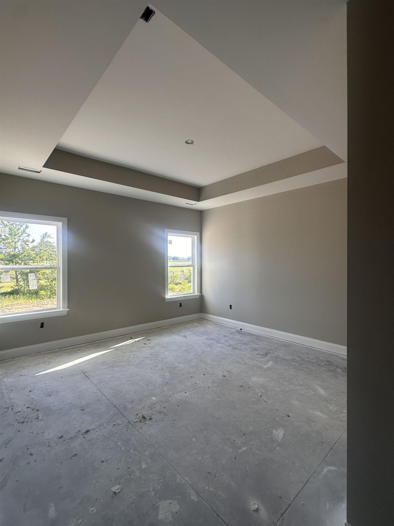 905 Ash St. Photo 5