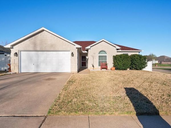 1100 Fawn Meadow Trail, Kennedale, TX 76060