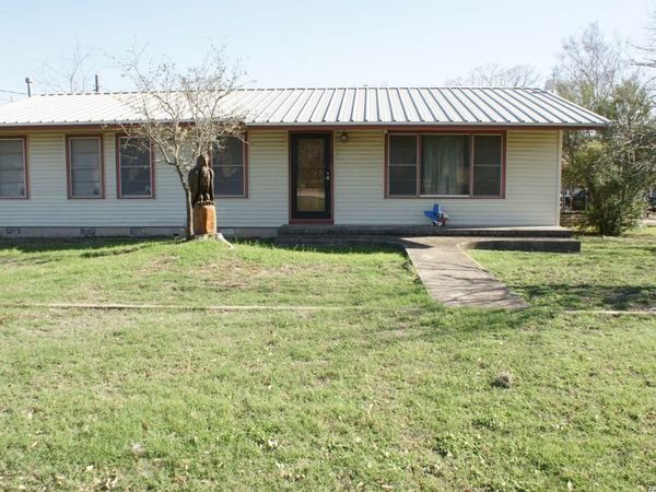 705 altgelt, Comfort, TX 78013