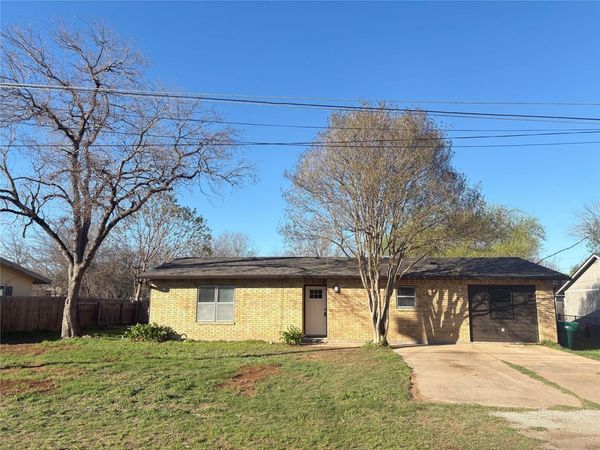 1203 Hackberry DR, Marble Falls, TX 78654