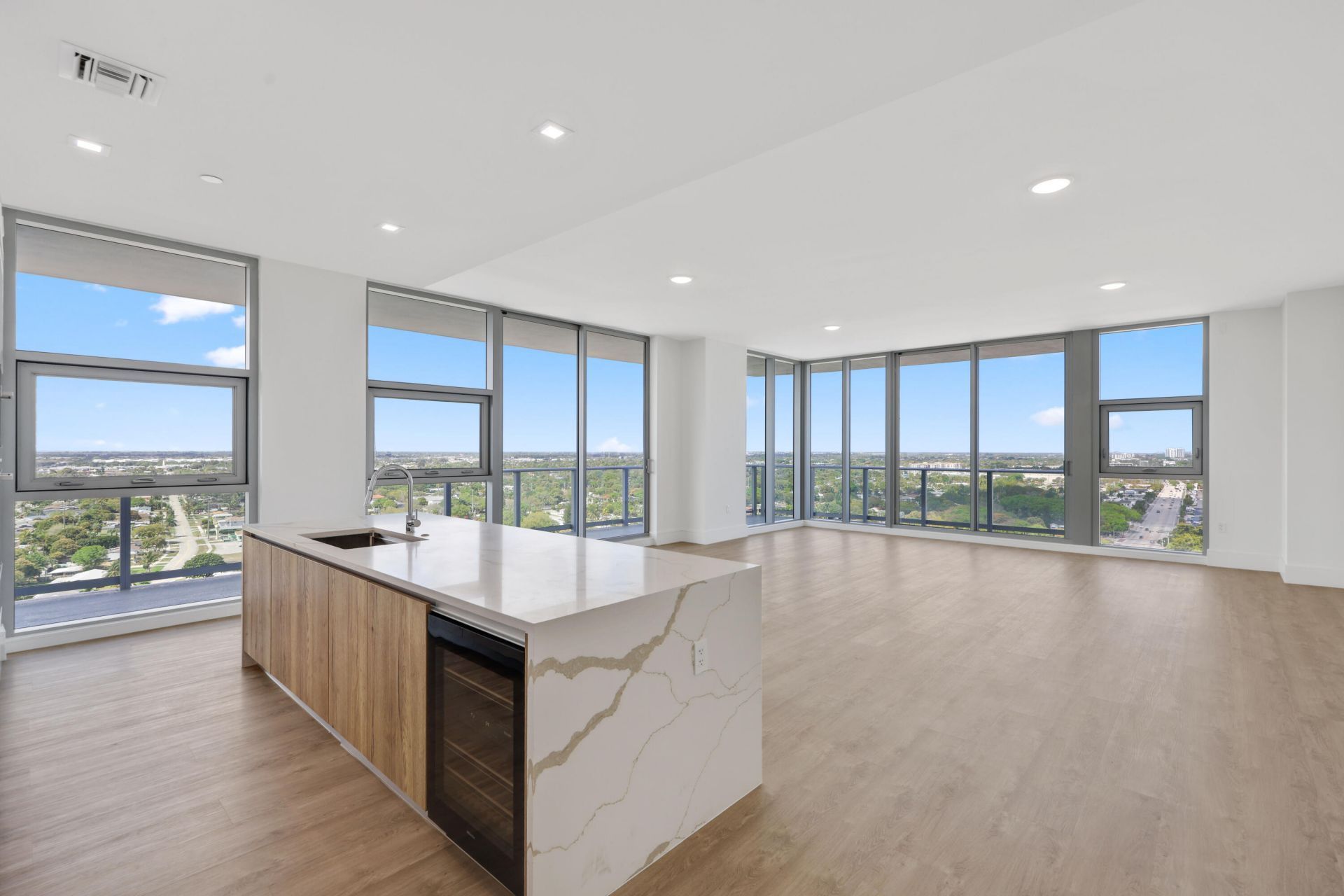 220 Lake Shore Drive, Unit 1823, Lake Park, FL 33403 Photo