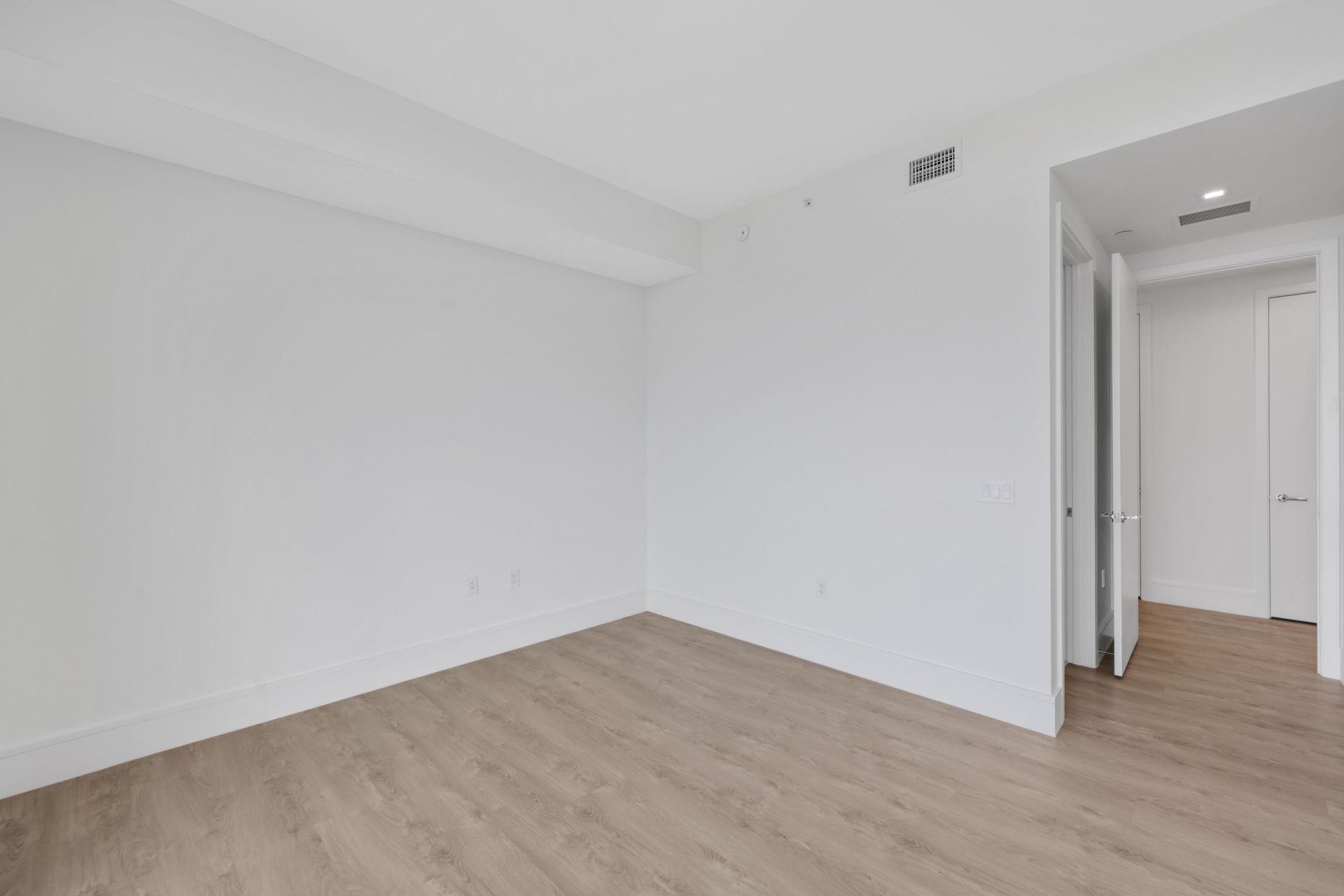 220 Lake Shore Drive, Unit 1823, Lake Park, FL 33403 Photo