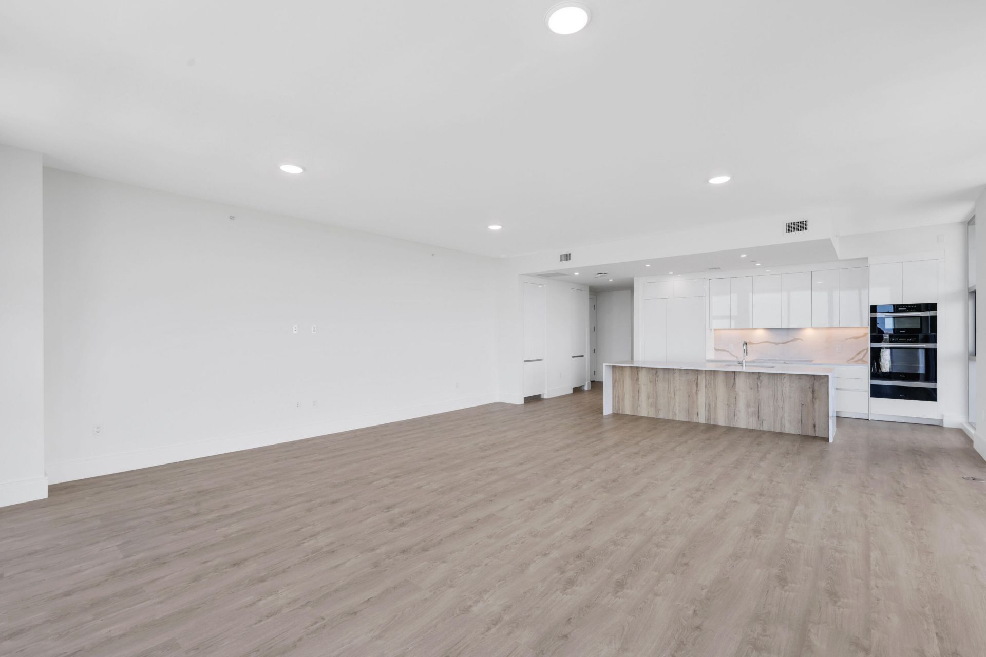 220 Lake Shore Drive, Unit 1823, Lake Park, FL 33403 Photo