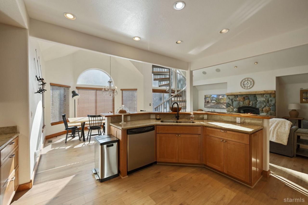 2367 Wasabe Drive, South Lake Tahoe, CA 96150 Photo