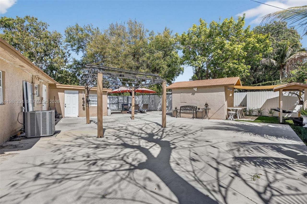 3220 NW 2nd St, Lauderhill, FL 33311 Photo