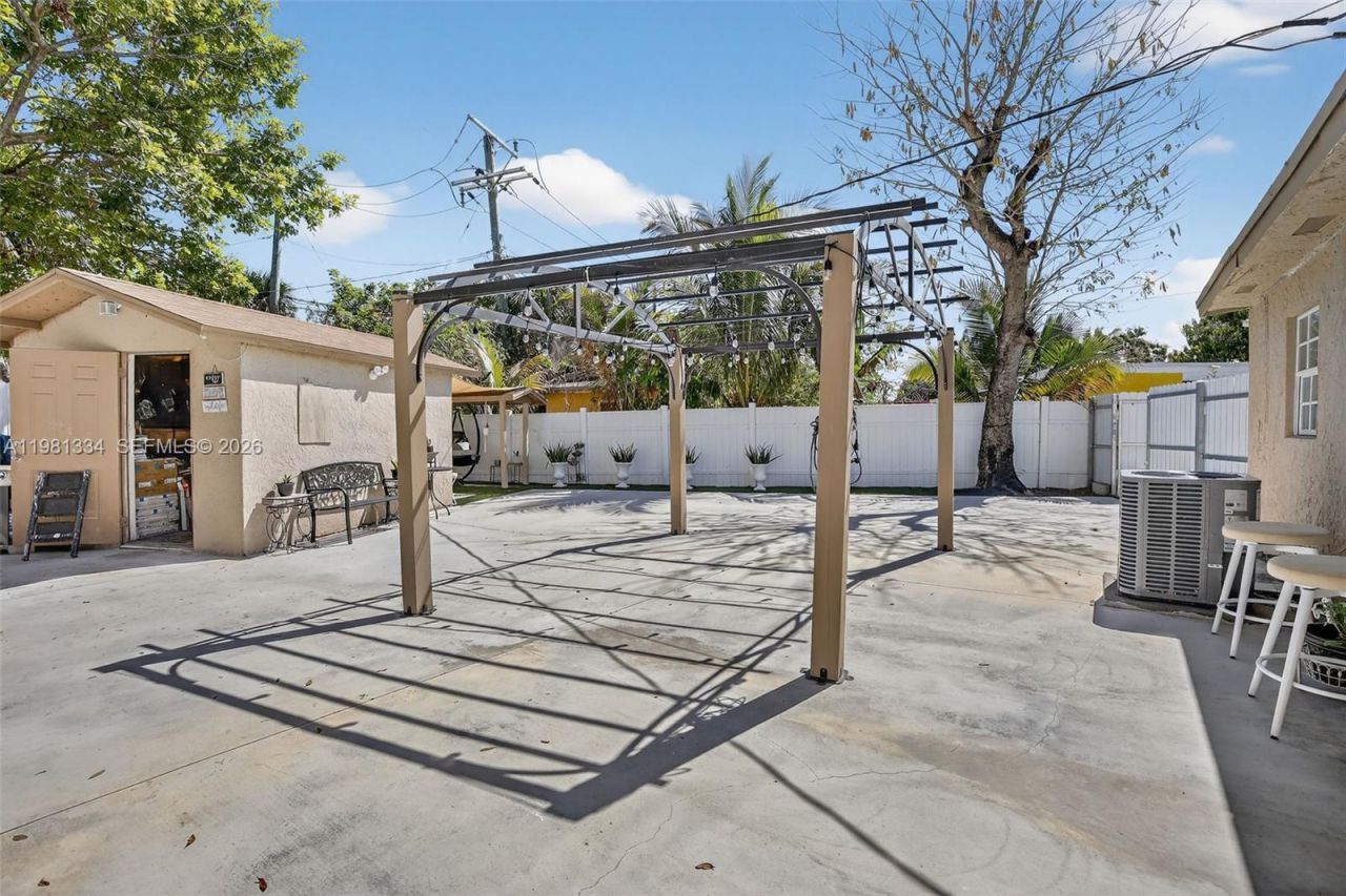 3220 NW 2nd St, Lauderhill, FL 33311 Photo