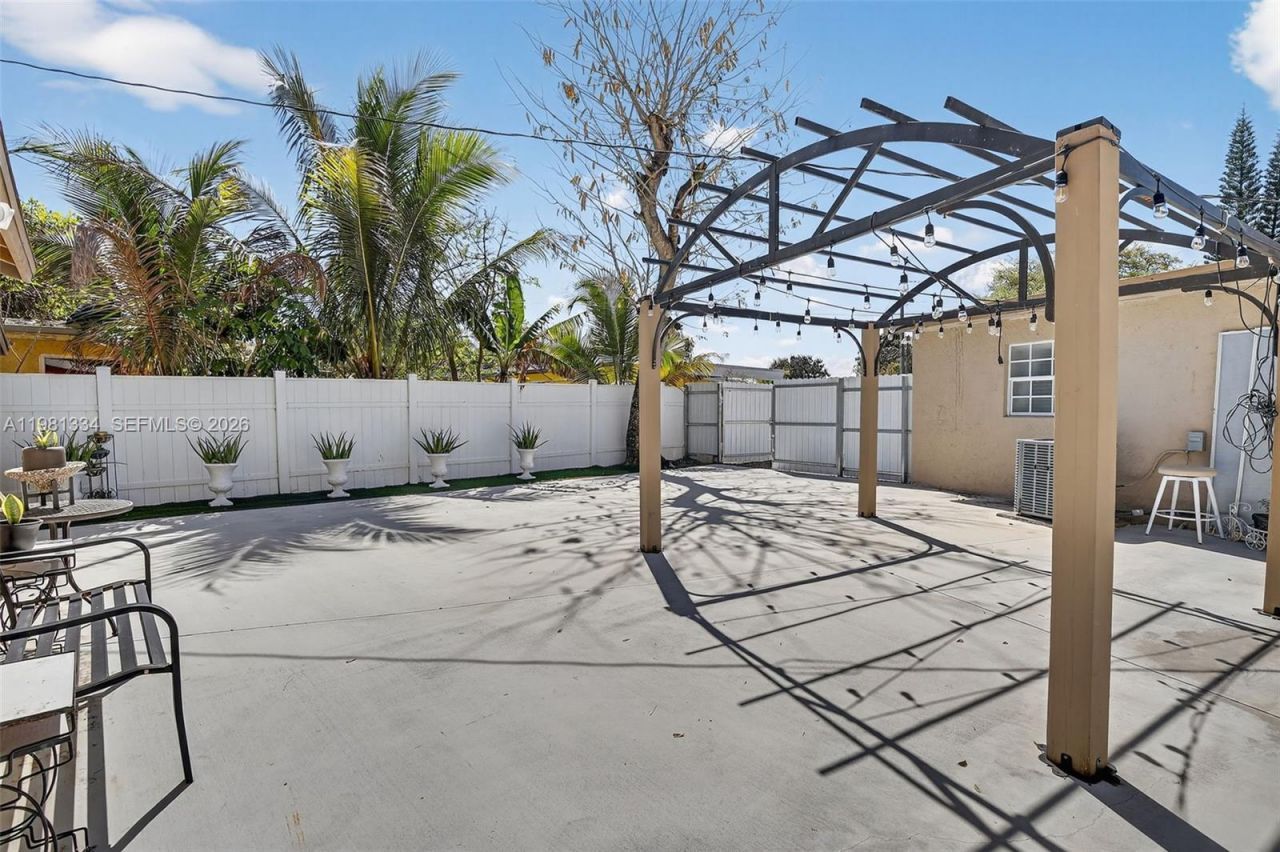 3220 NW 2nd St, Lauderhill, FL 33311 Photo