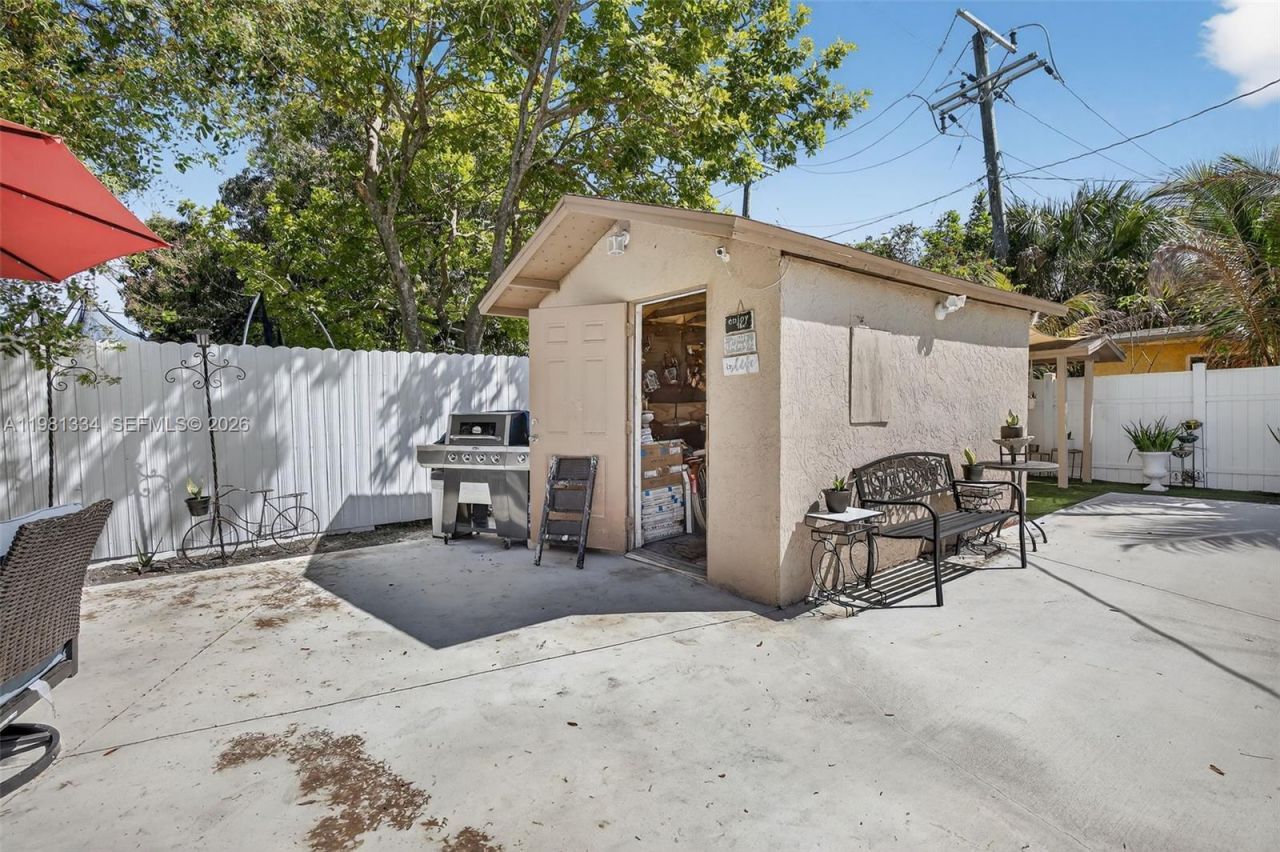 3220 NW 2nd St, Lauderhill, FL 33311 Photo