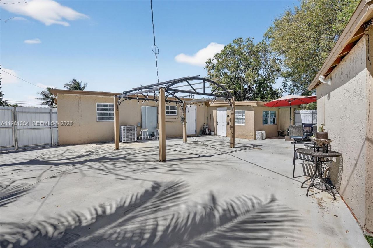 3220 NW 2nd St, Lauderhill, FL 33311 Photo