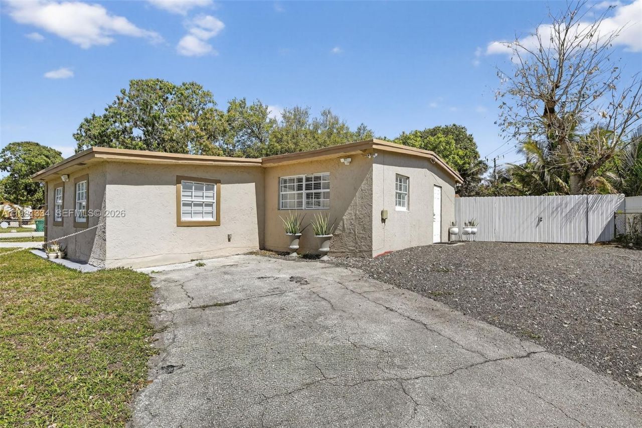 3220 NW 2nd St, Lauderhill, FL 33311 Photo