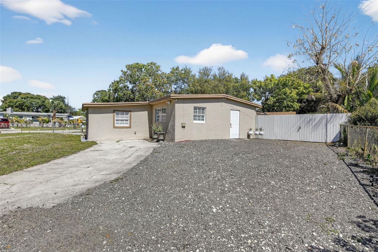 3220 NW 2nd St, Lauderhill, FL 33311 Photo