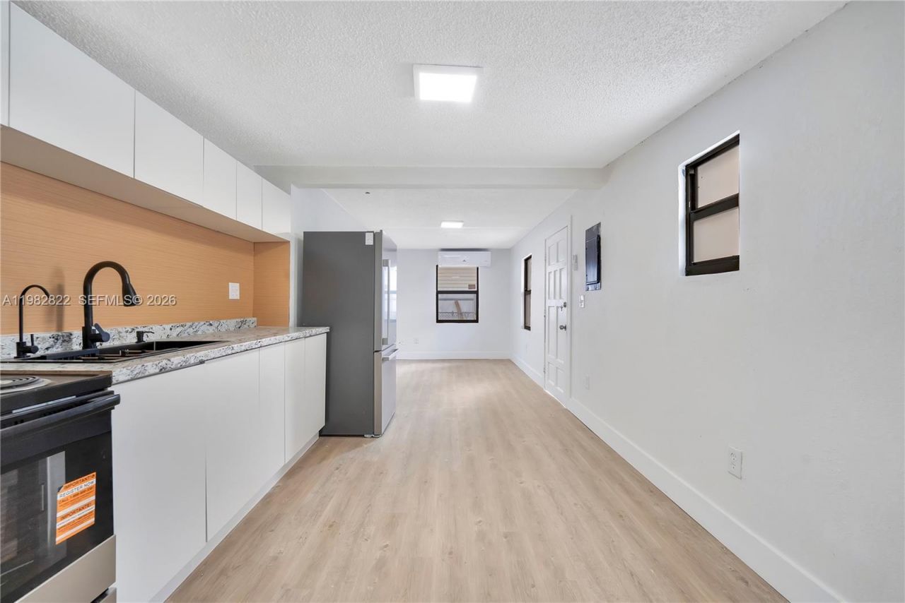 2428 NW 28th St, Unit REAR, Miami, FL 33142 Photo