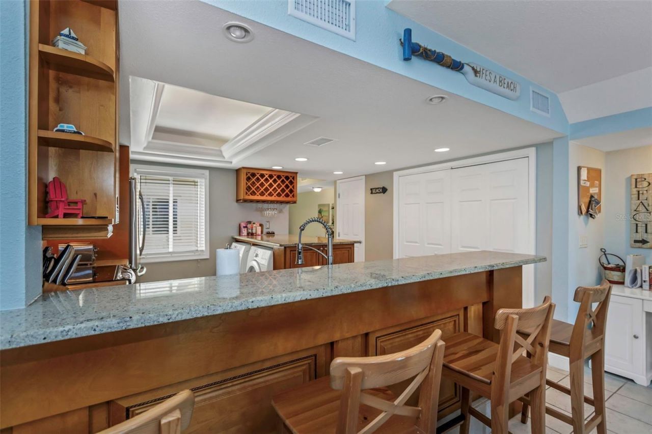 20204 Gulf Boulevard, Unit 9, Indian Shores, FL 33785 Photo