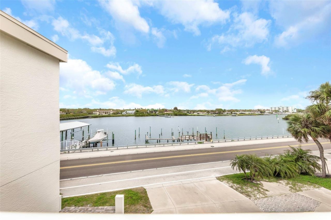 20204 Gulf Boulevard, Unit 9, Indian Shores, FL 33785 Photo