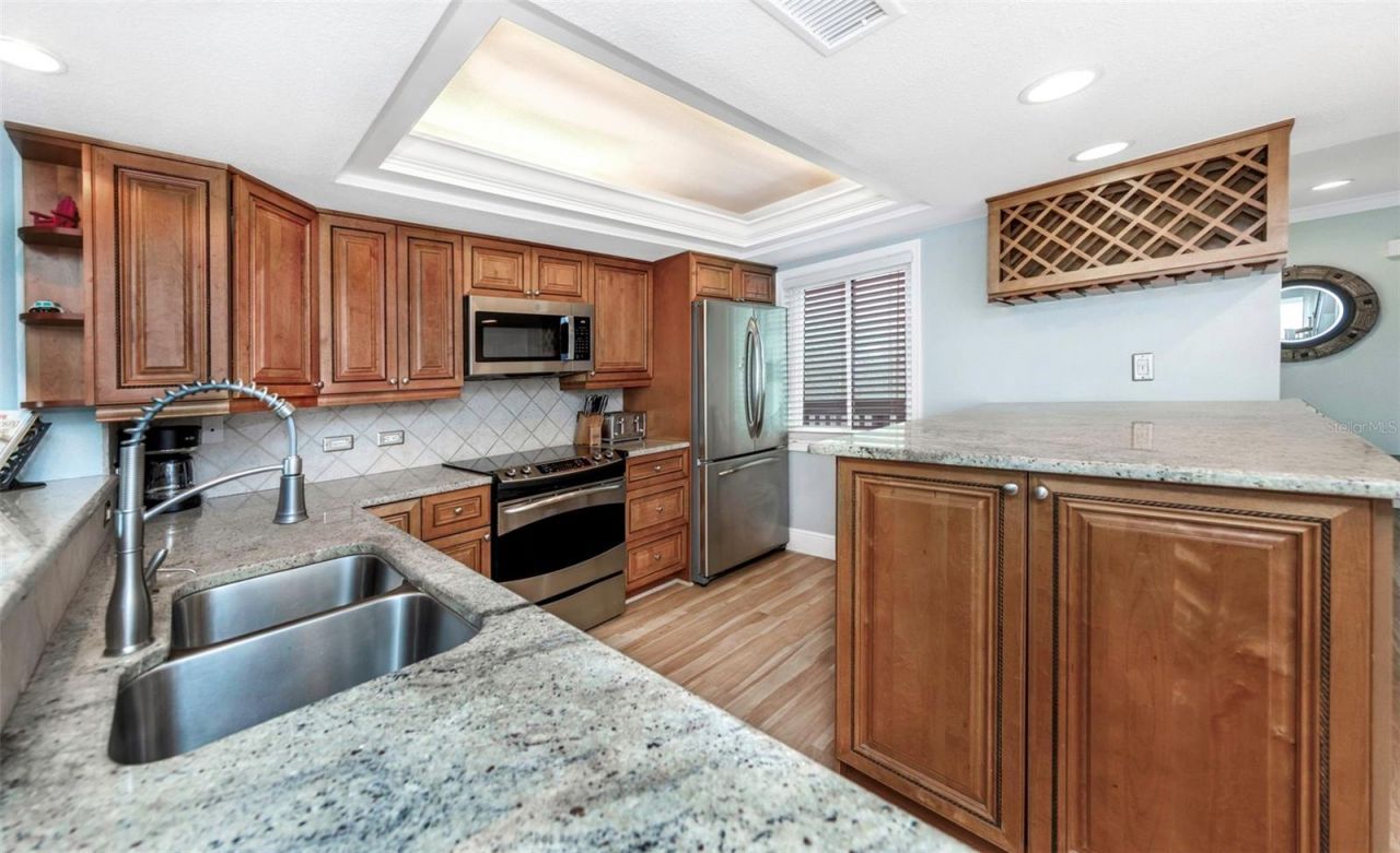 20204 Gulf Boulevard, Unit 9, Indian Shores, FL 33785 Photo