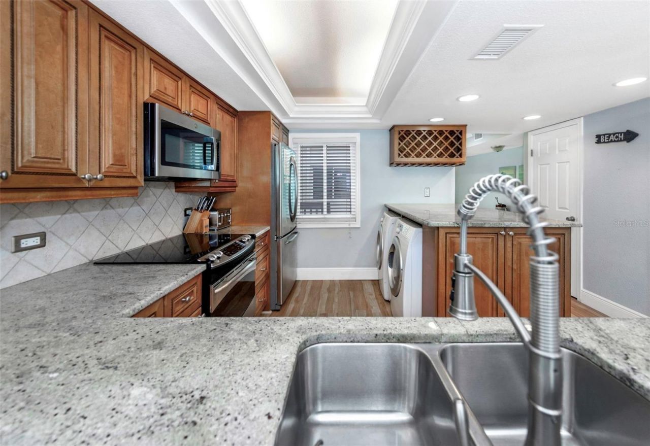 20204 Gulf Boulevard, Unit 9, Indian Shores, FL 33785 Photo