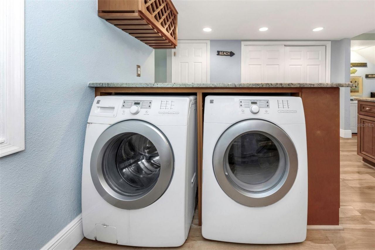 20204 Gulf Boulevard, Unit 9, Indian Shores, FL 33785 Photo