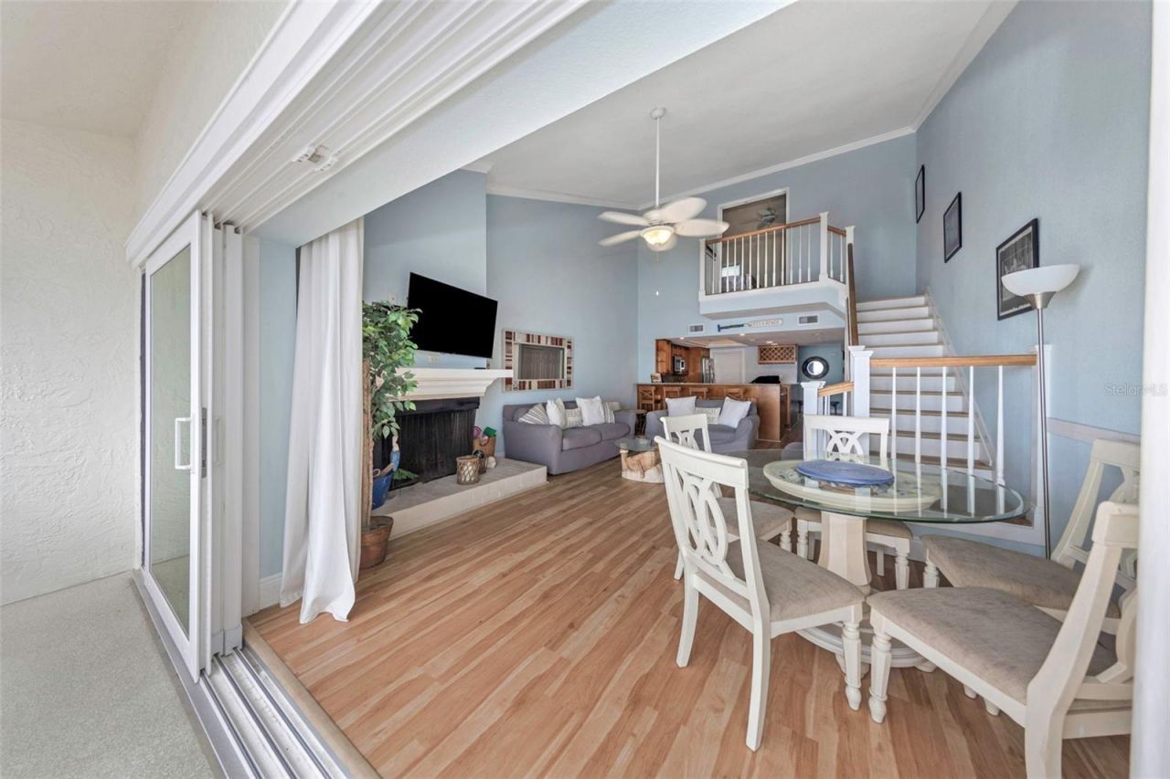 20204 Gulf Boulevard, Unit 9, Indian Shores, FL 33785 Photo