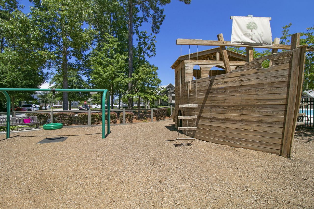 3818 Fifle Street Photo 40