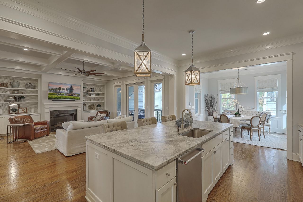 3818 Fifle Street Photo 8