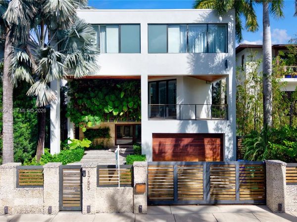 1755 Fairhaven Pl , Miami, FL 33133
