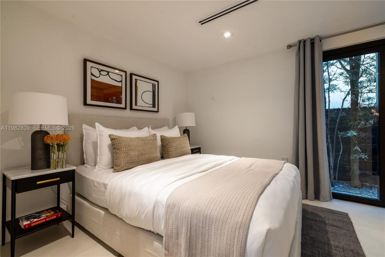 1755 Fairhaven Pl , Miami, FL 33133 Photo