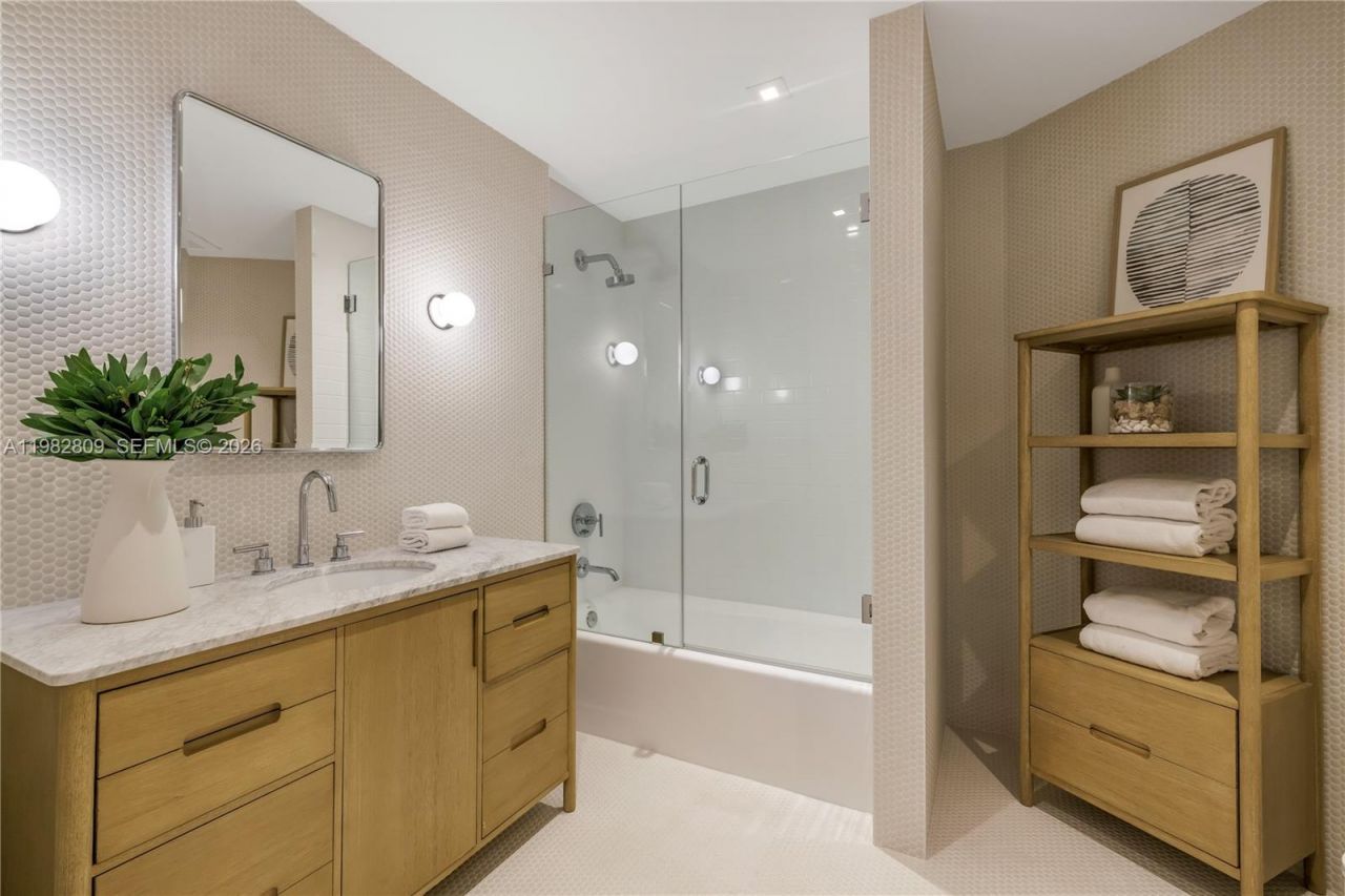 1755 Fairhaven Pl , Miami, FL 33133 Photo