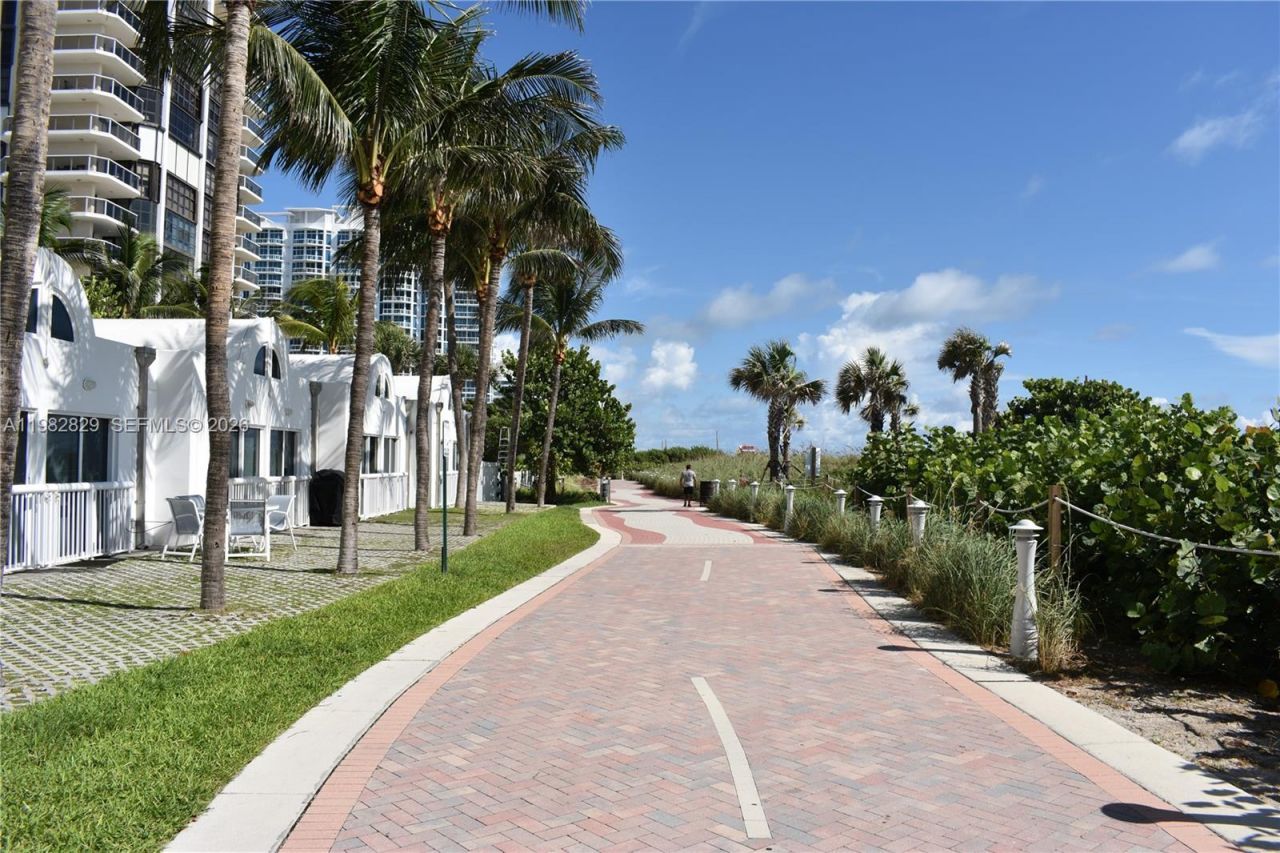 6365 Collins Ave, Unit 2106, Miami Beach, FL 33141 Main Photo