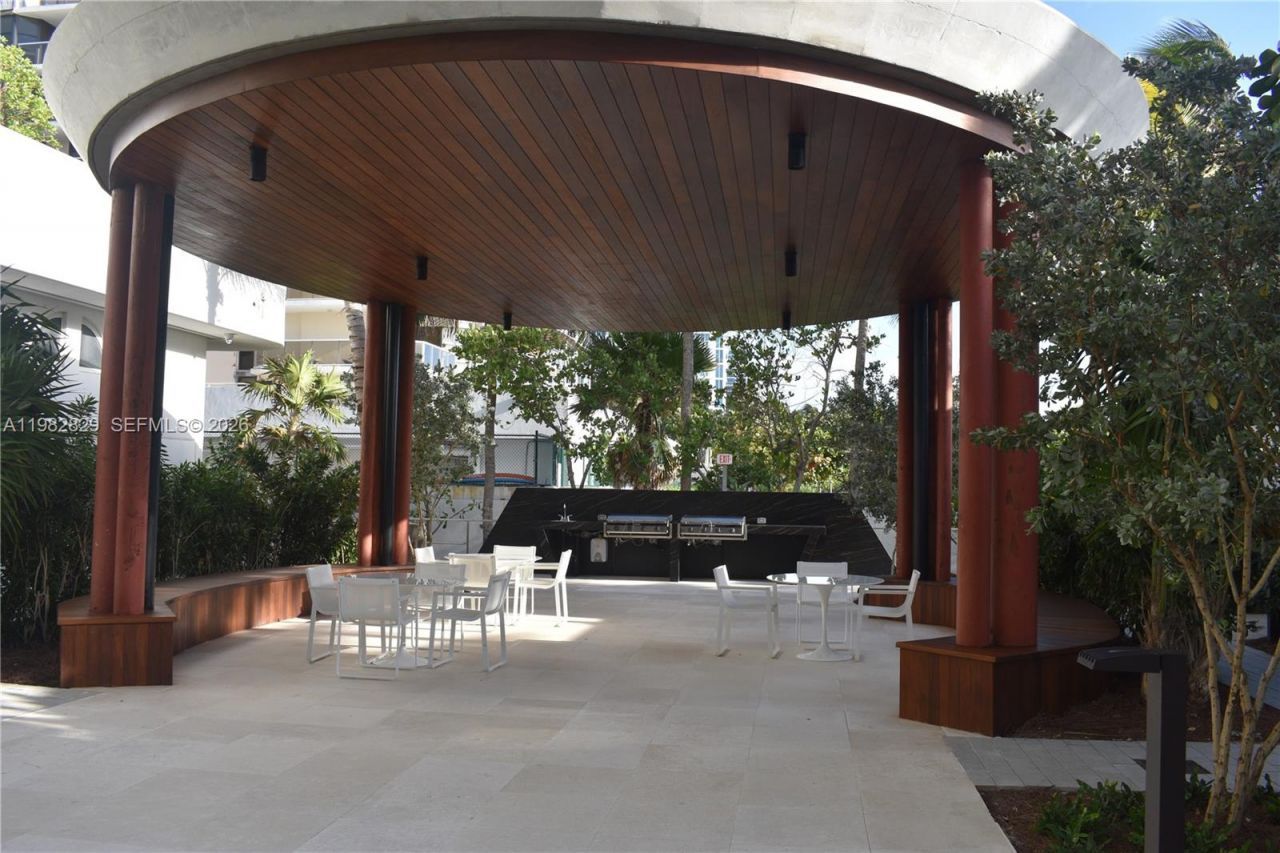 6365 Collins Ave, Unit 2106, Miami Beach, FL 33141 Photo