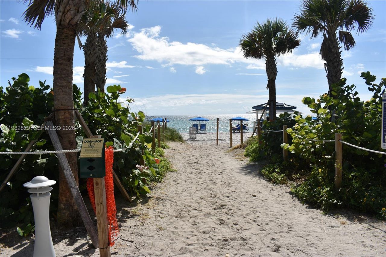 6365 Collins Ave, Unit 2106, Miami Beach, FL 33141 Photo