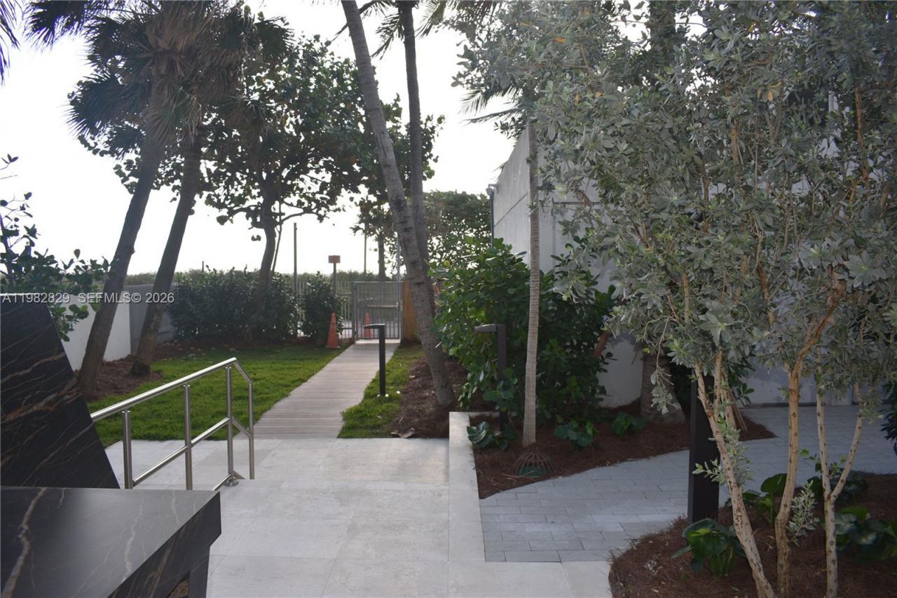 6365 Collins Ave, Unit 2106, Miami Beach, FL 33141 Photo