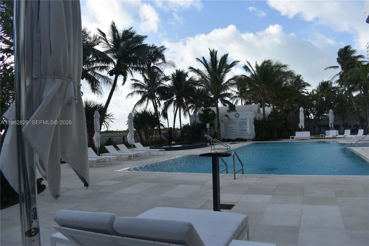 6365 Collins Ave, Unit 2106, Miami Beach, FL 33141 Photo