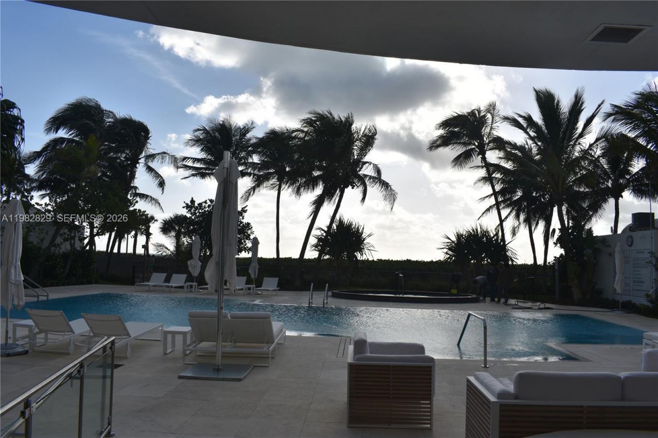6365 Collins Ave, Unit 2106, Miami Beach, FL 33141 Photo