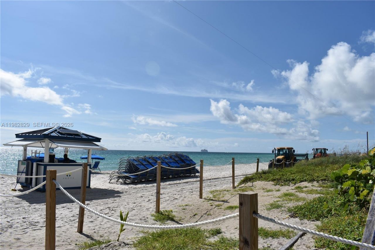 6365 Collins Ave, Unit 2106, Miami Beach, FL 33141 Photo